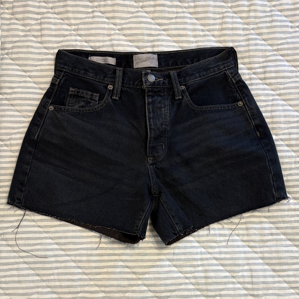Universal Thread 90s baggy denim shorts